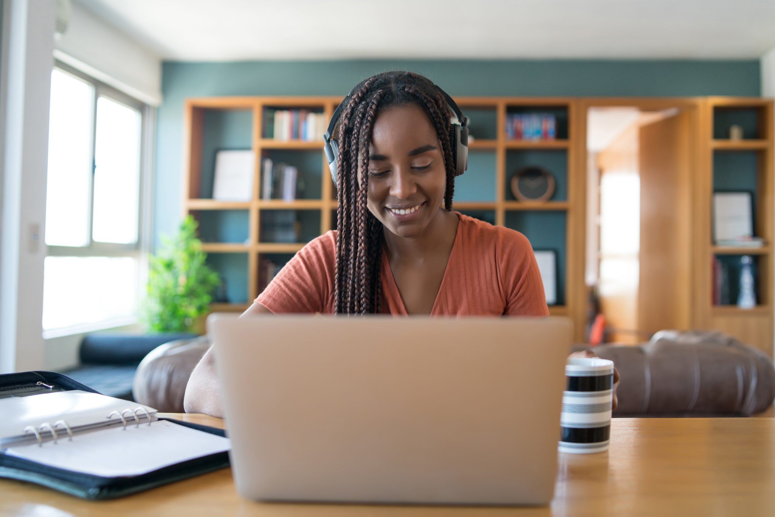 Como criar seu espaço de home office